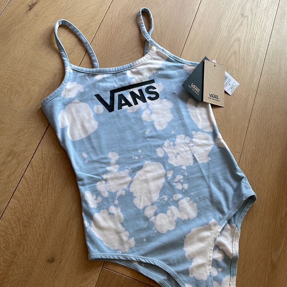 🦄 VANS sky blue-white tie dye body suit - NWT